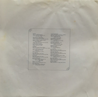 The Very Best Of Barry Manilow  - secondary