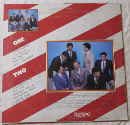 Singing Americans - Everybody Ought To Praise His Name